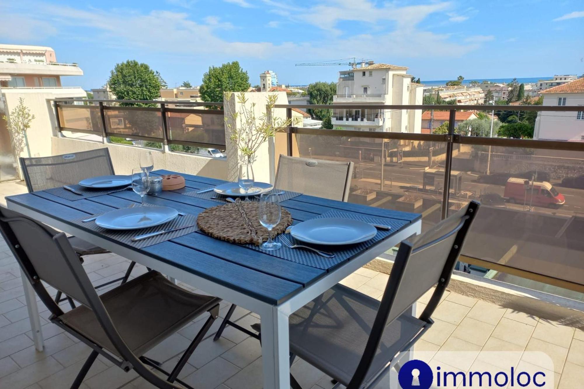 Apartment Air-conditioned With Park And Swimming Pool A *