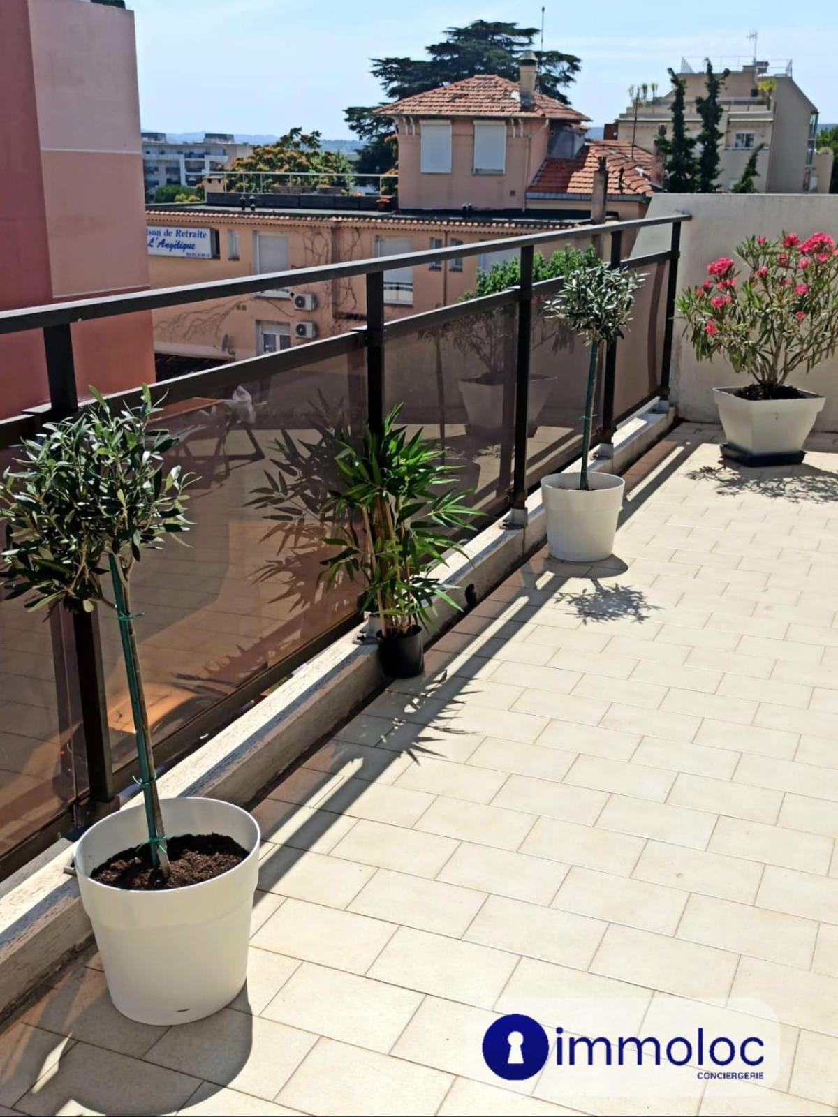 Apartment Air-conditioned With Park And Swimming Pool A *