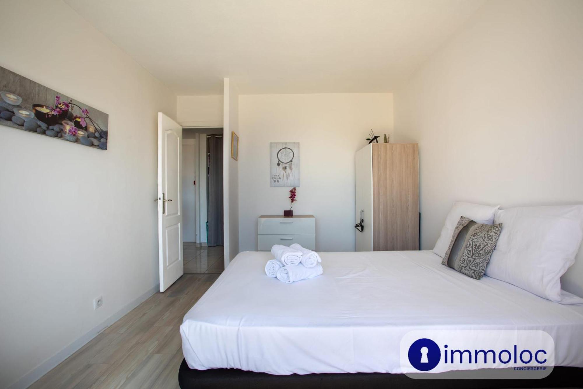 Air-conditioned With Park And Swimming Pool A Apartment *