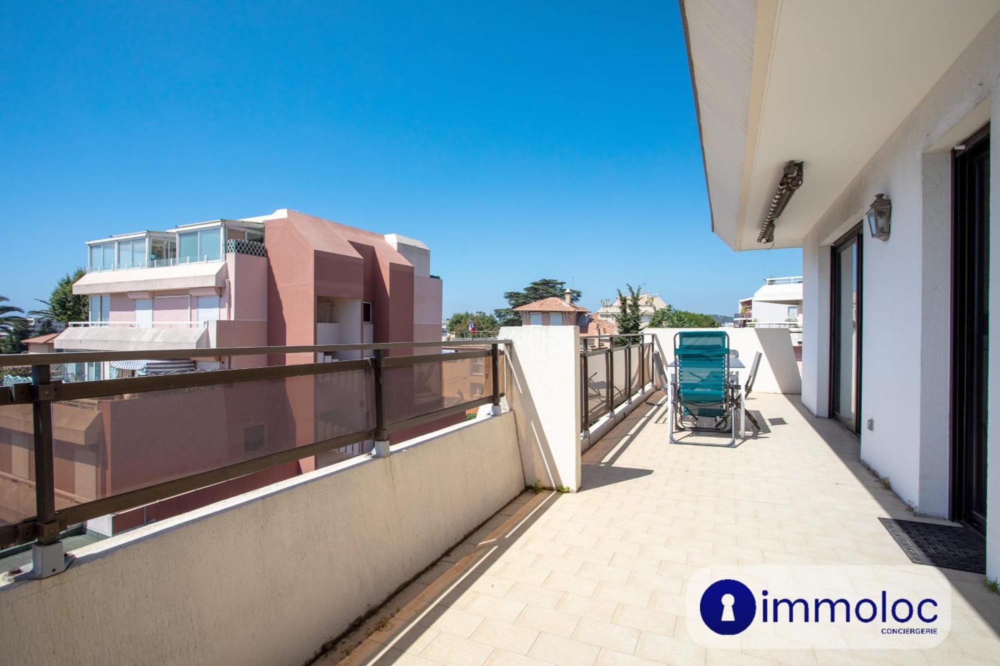 Air-conditioned With Park And Swimming Pool A Apartment