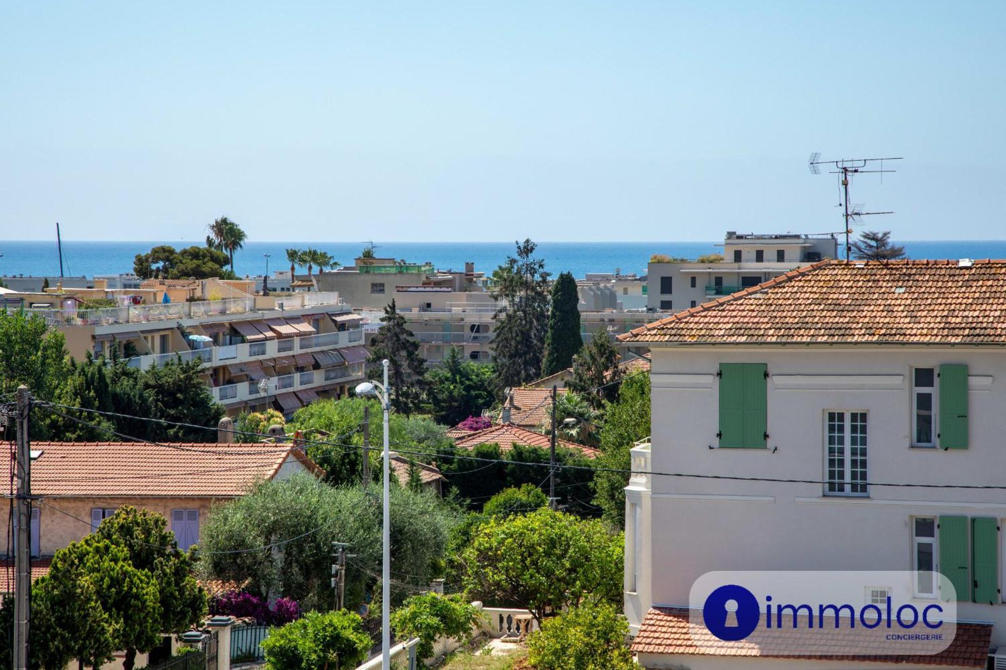 Air-conditioned With Park And Swimming Pool A Apartment