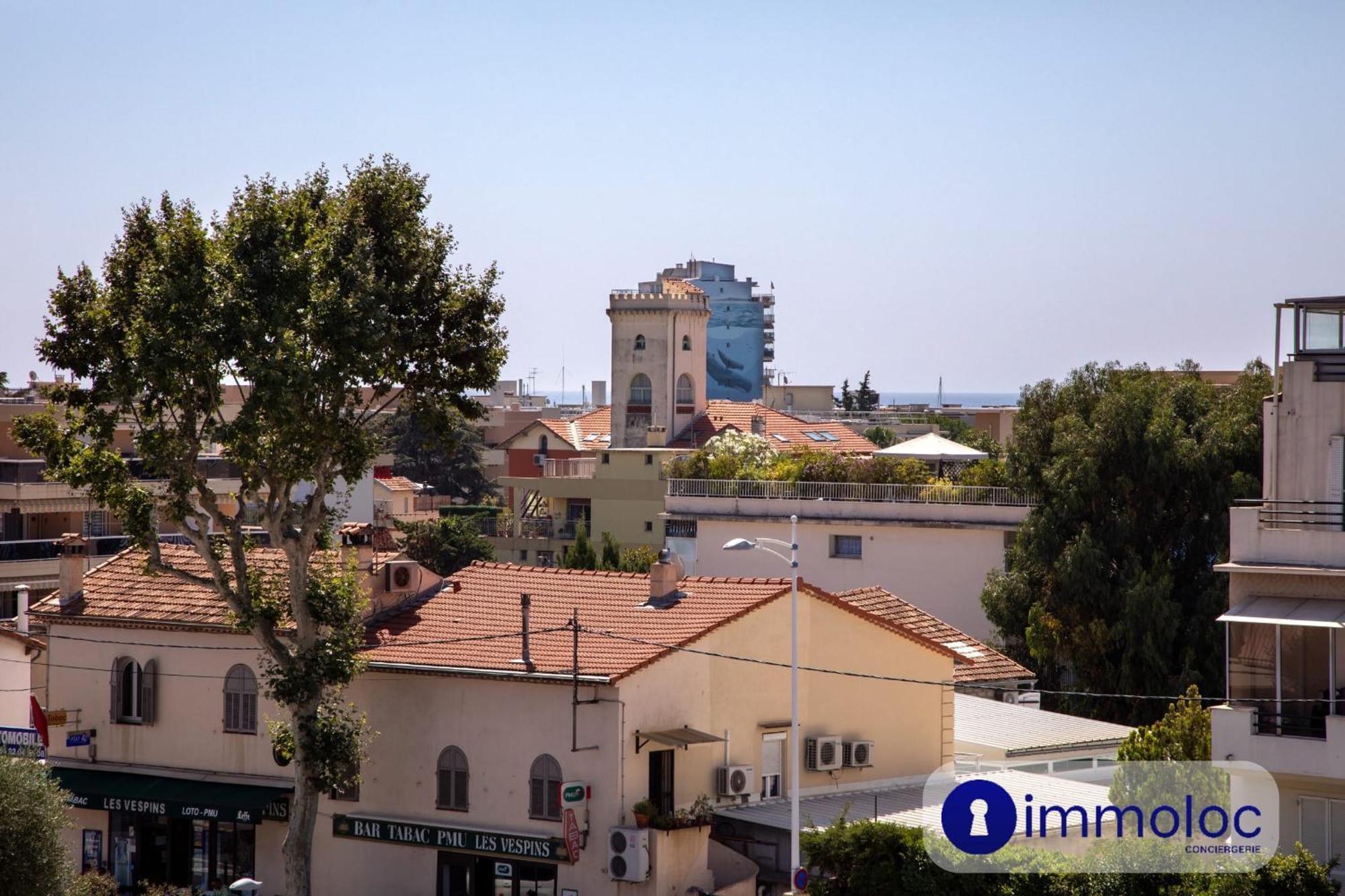 Apartment Air-conditioned With Park And Swimming Pool A