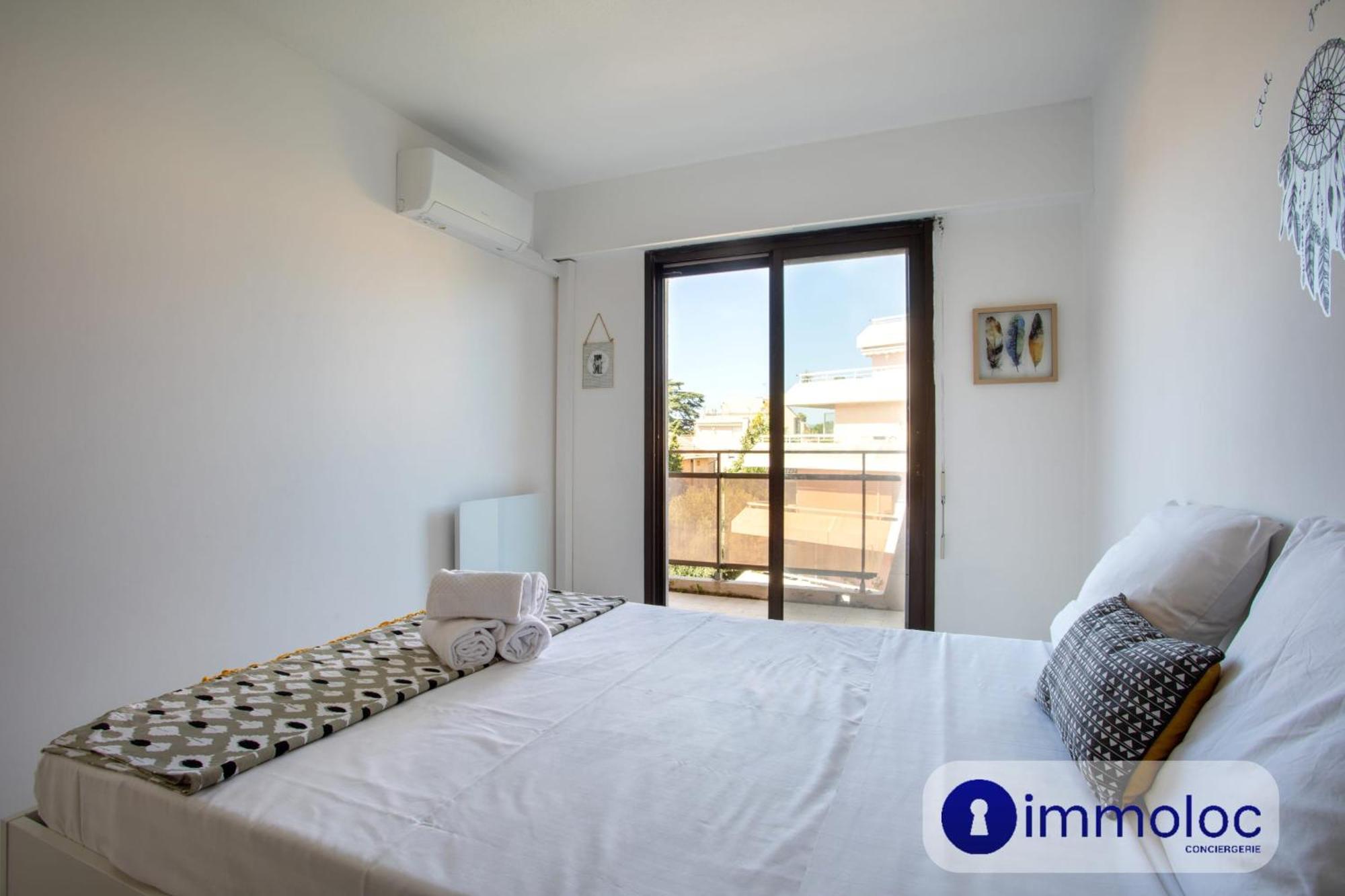 Apartment Air-conditioned With Park And Swimming Pool A *